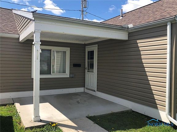 2nd image of 405 Henry Dr
