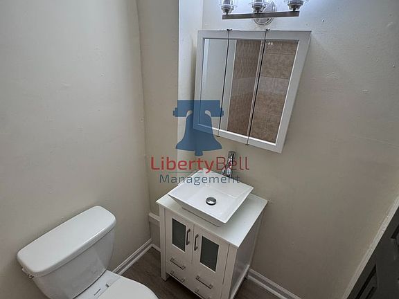 4th image of 4250 N Broad St APT 2D