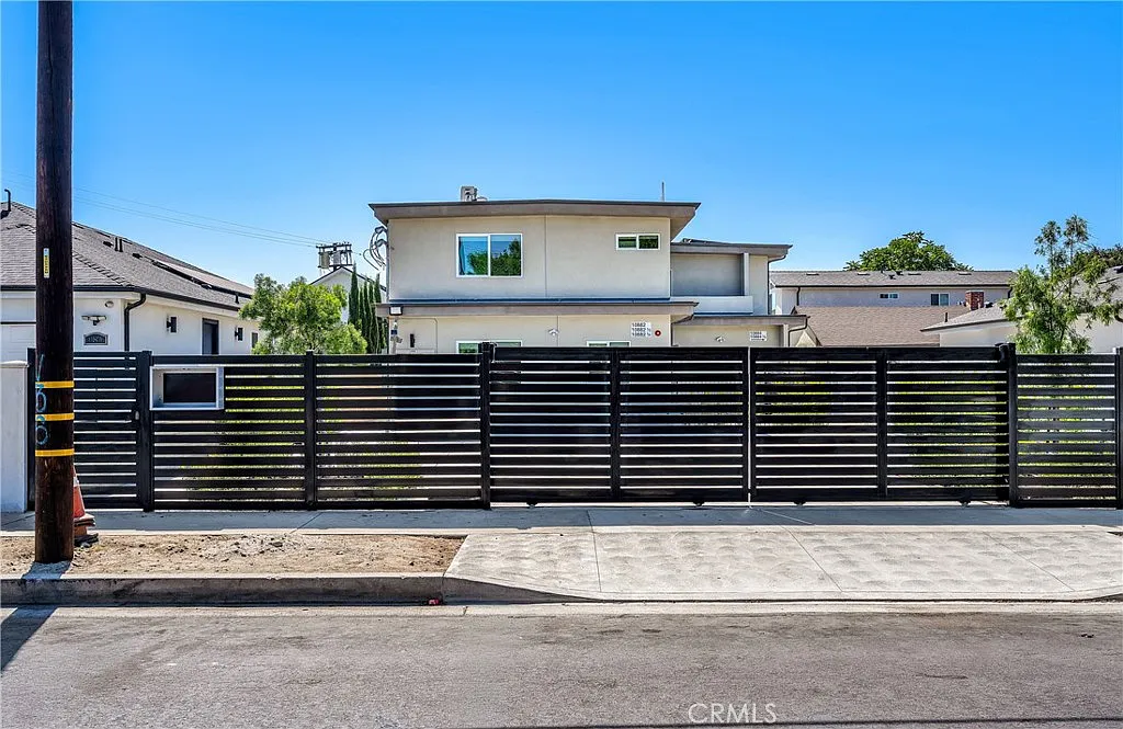 4 bed, 1500 sqft, $4,500 — Photo 1
