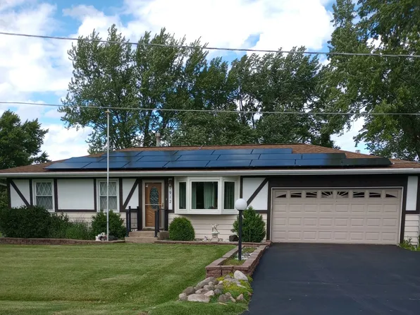 7912 Elm St, Harvard, IL 60033