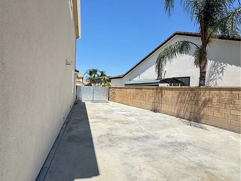 7912 Natoma St — Photo 12