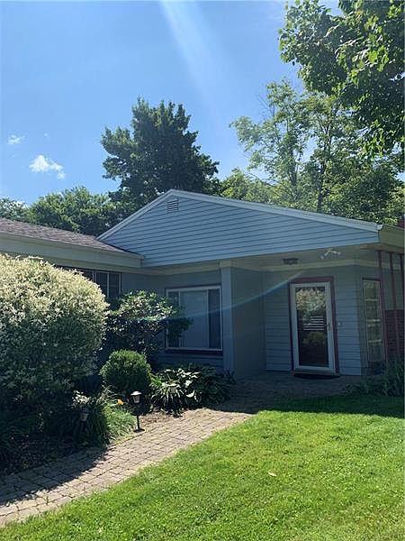 2nd image of 100 Primrose Ave