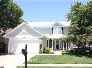 859 Spring Crest Dr, Fenton, MO 63026