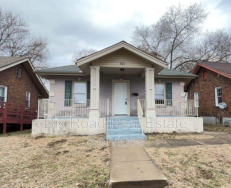 1st image of 821 16th Ave