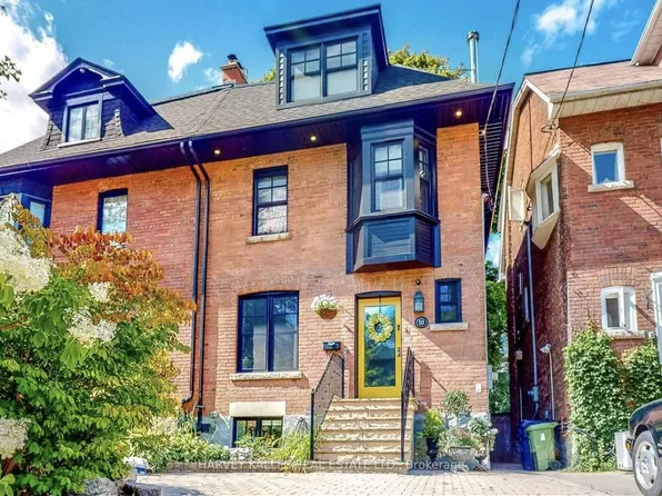 10 Duggan Ave, Toronto, ON M4V 1Y2