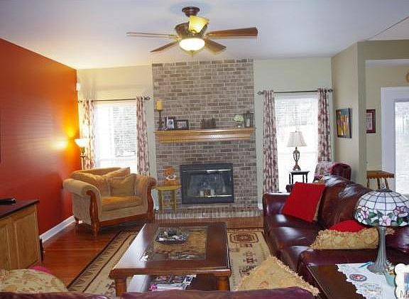 3rd image of 2207 Lehne Ct