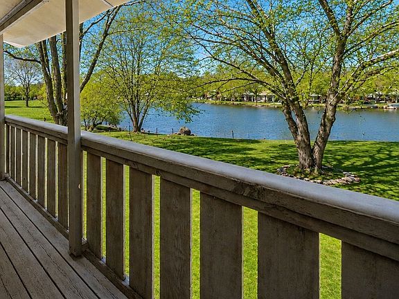 4th image of 9 Buckingham Dr