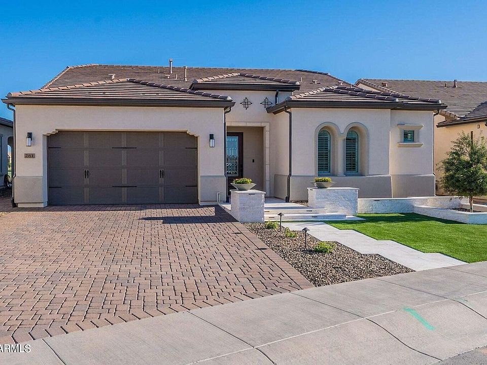 1st image of 261 E Bracciano Avenue