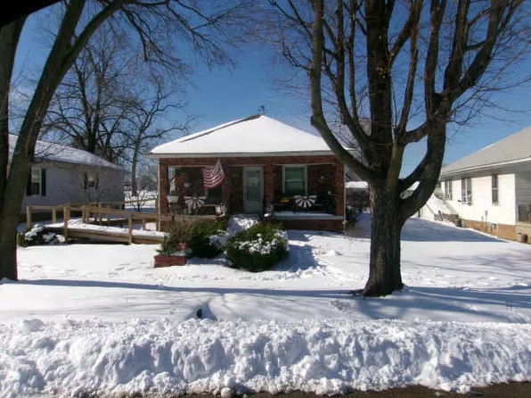 203 N School St, Desloge, MO 63601
