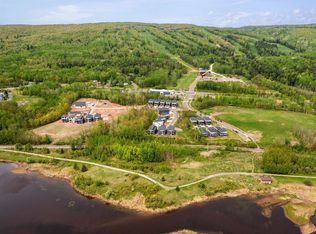 8408 Potters Pl, Duluth, MN 55807