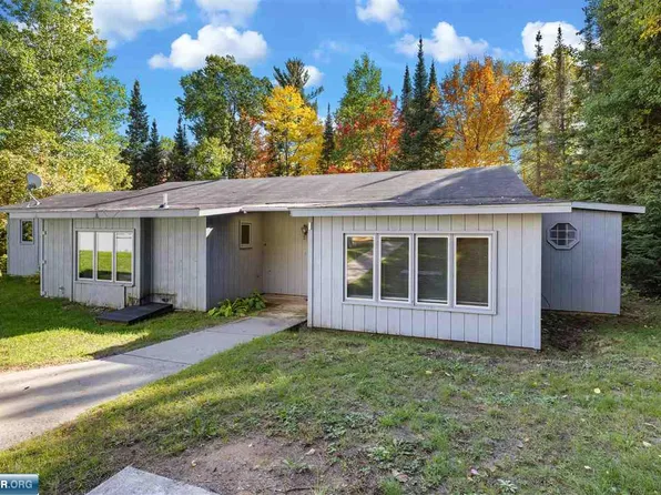 7860 Pine Dr, Eveleth, MN 55734