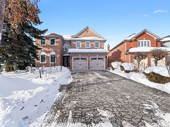 2nd image of 38 Mountainberry Rd