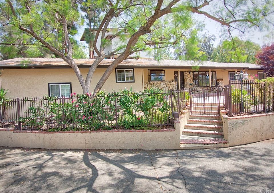 1st image of 21285 Escondido St