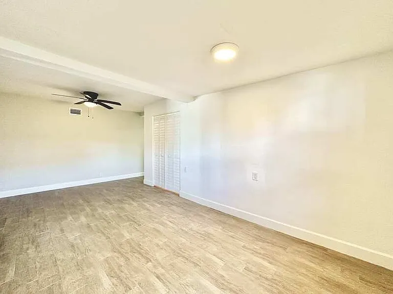 2928 W Elrod Ave — Photo 15
