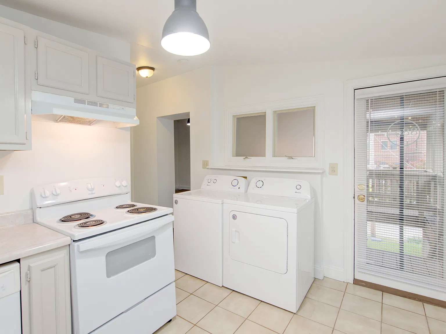 1 bed, 968 sqft, $1,475 — Photo 4