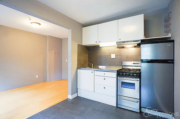 Rented by City Connections Realty | media 17