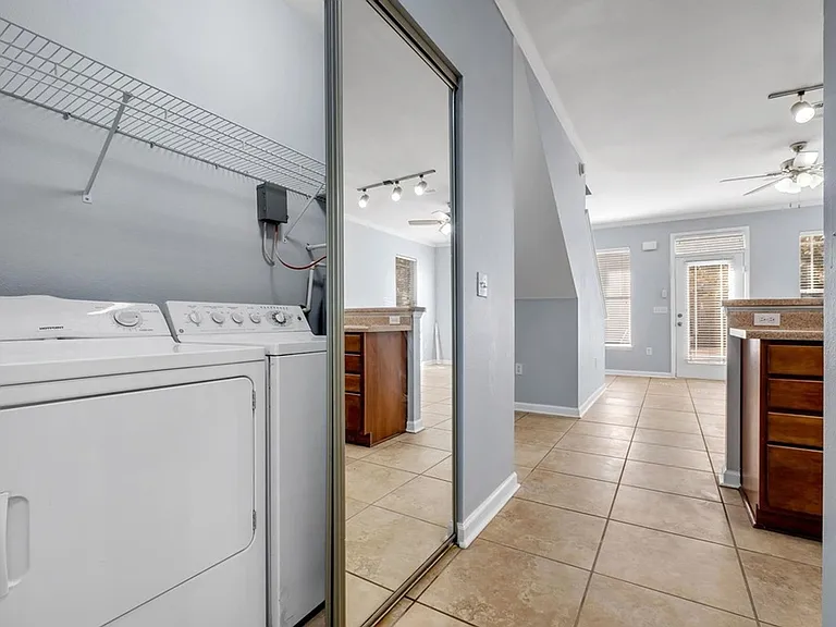 2400 Fred Smith Rd #201 — Photo 7