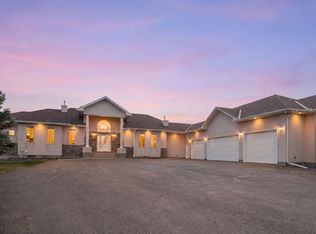 24009 N Meadow Dr, Rocky View County, AB T3R1A7