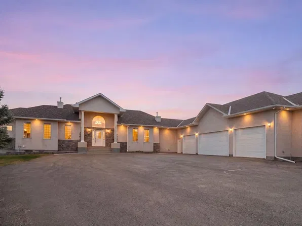 24009 N Meadow Dr, Rocky View County, AB T3R 1A7