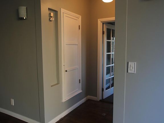 3rd image of 1726 Kent St