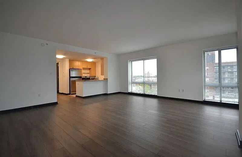 8915 Parsons Blvd — Photo 2