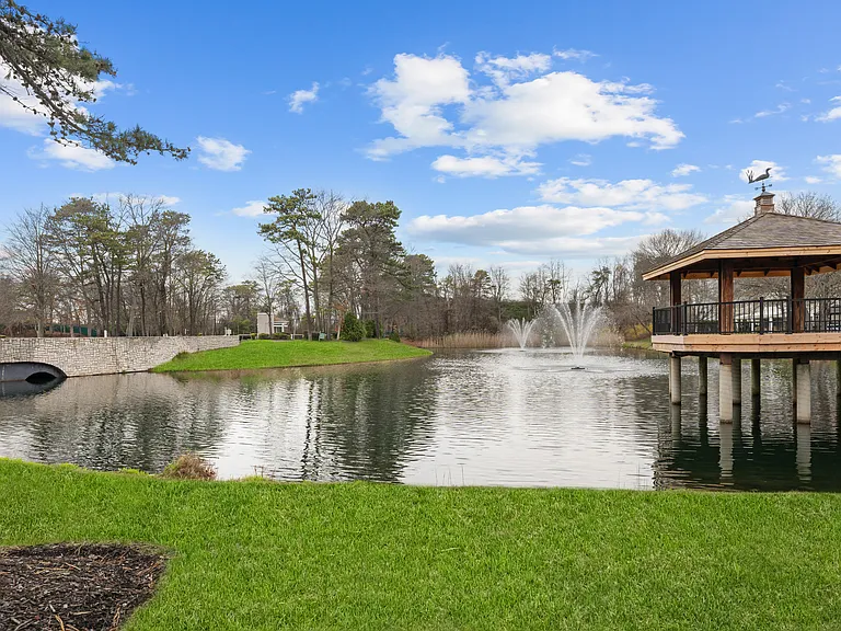Colony Dr — Photo 37
