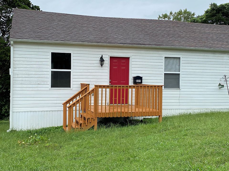 Exterior view of 309 Jefferson Ave.