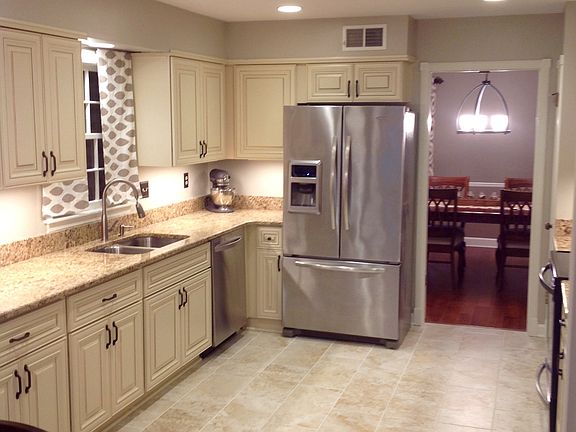 5th image of 8379 Pine Valley Ln