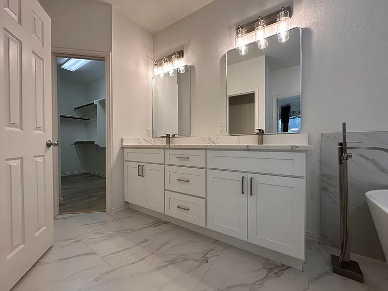 8393 Davis Dr — Photo 8