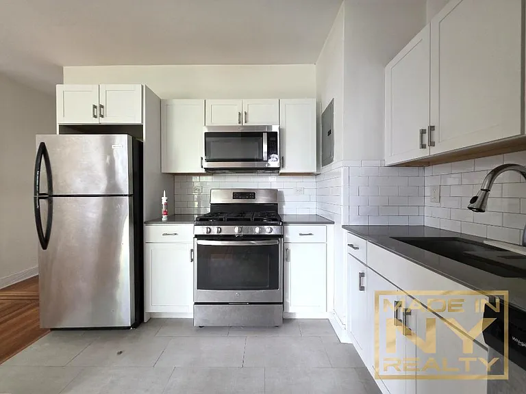 25-23 31st Ave #B54 — Photo 2