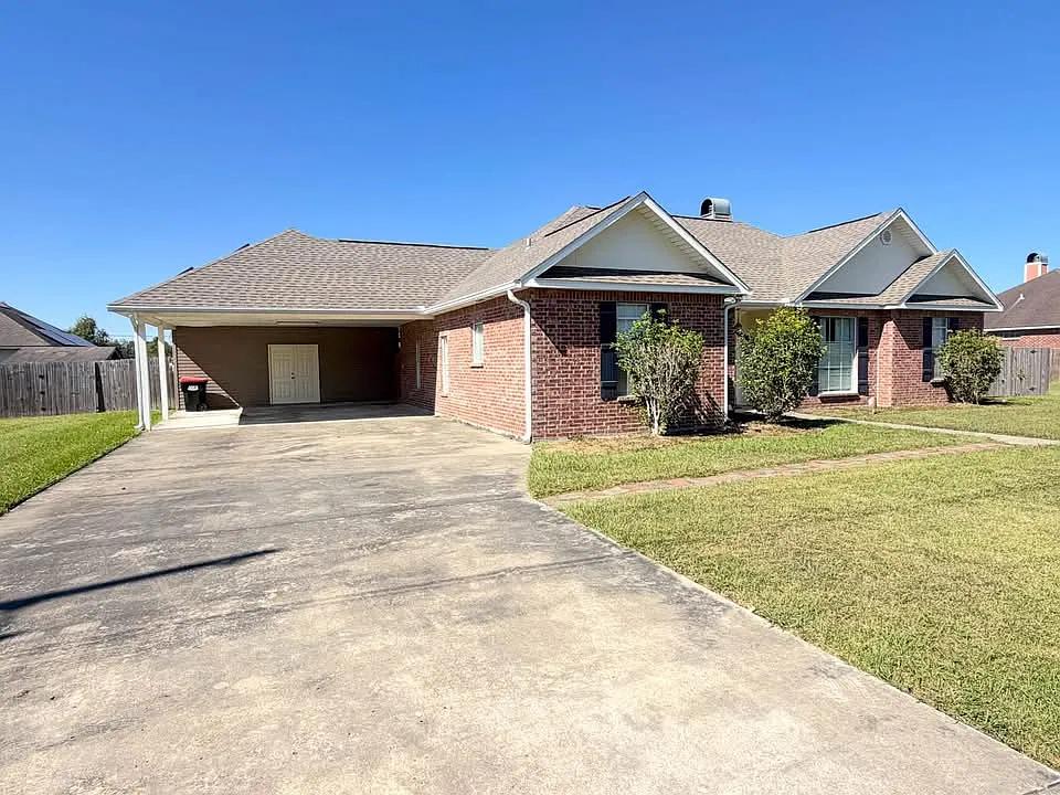3 bed, 2.5 bath, 1734 sqft, $1,900 — Photo 1