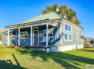 210 E Salmon Ave, Arco, ID 83213