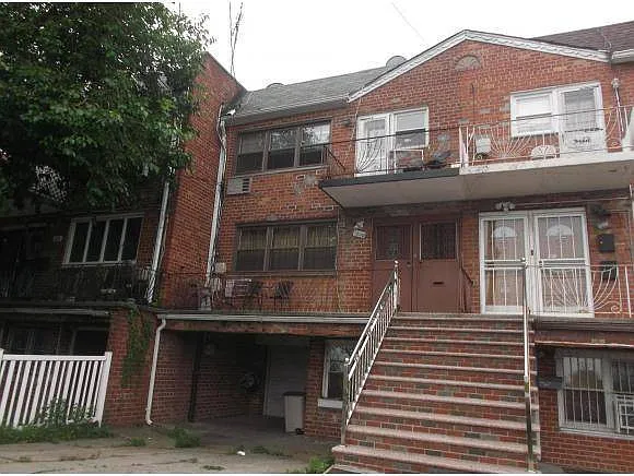 1208 Bergen Ave photo 1