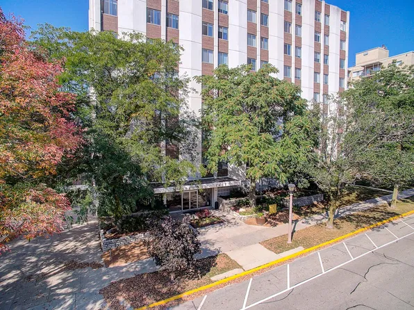 Shorewood East, 3939 N Murray Ave APT 406, Milwaukee, WI 53211