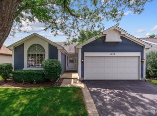 1256 Lone Oak Trl, Aurora, IL 60506