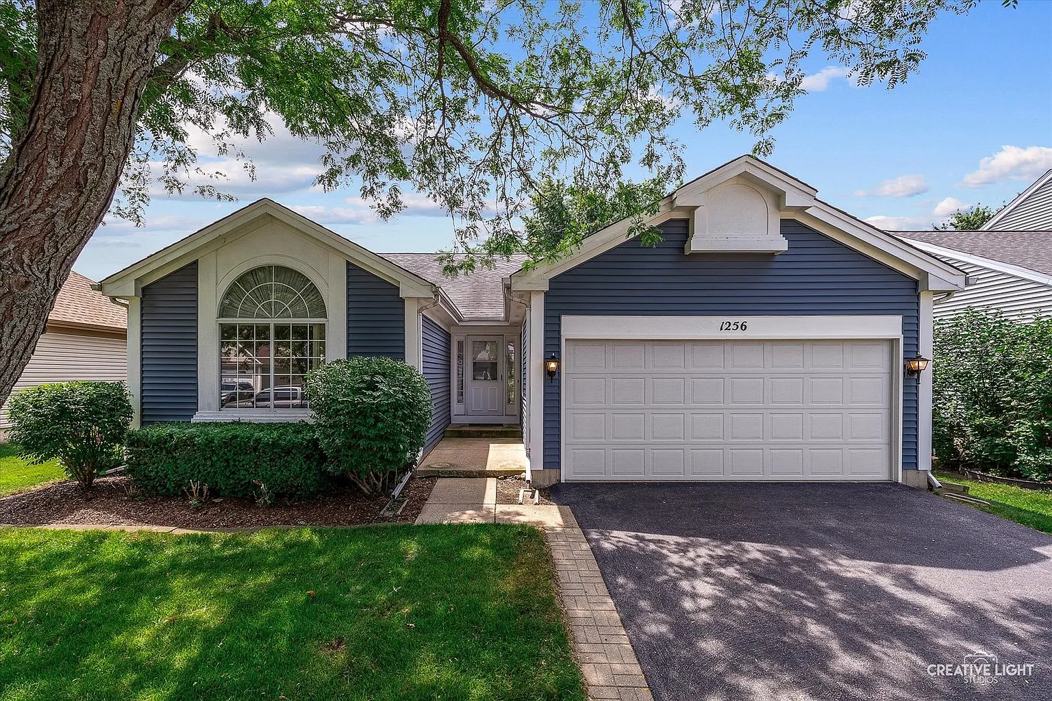 1256 Lone Oak Trl photo 1