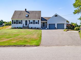 2 Indian Ridge Dr, Biddeford, ME 04005