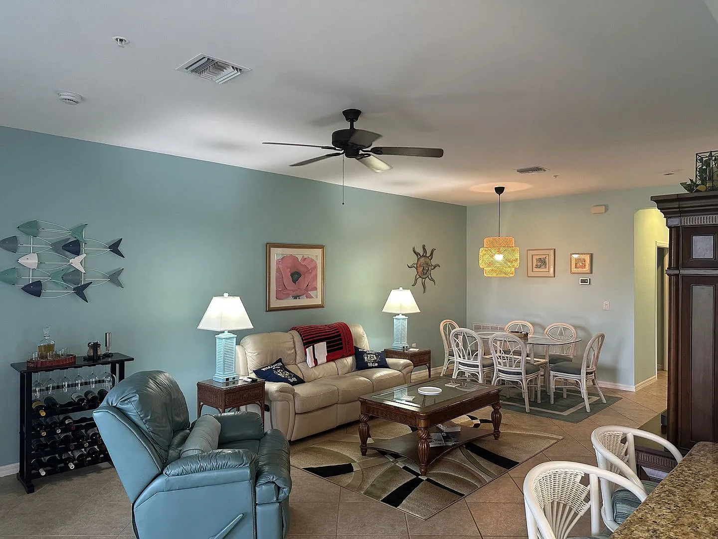 Furnished/Turnkey 2+Den, 2 Bath 1 Car Garage 1st Floor Condo In River Hall — Photo 2
