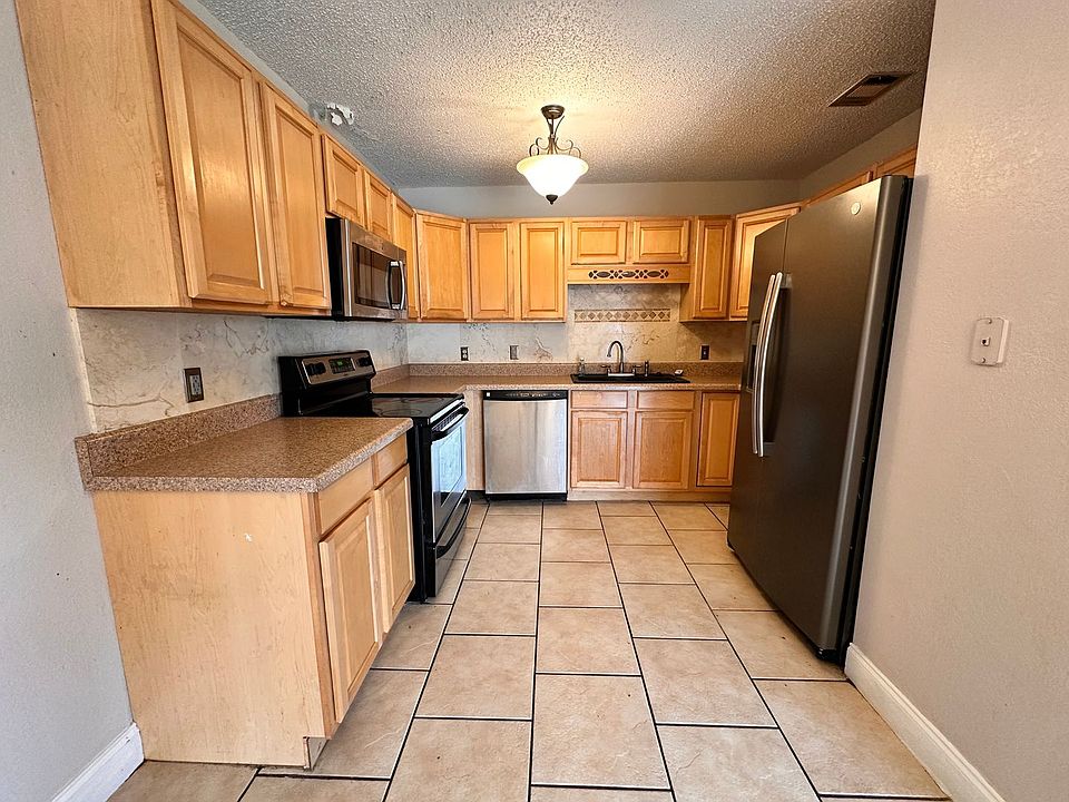 1st image of 204 Bent Arrow Dr
