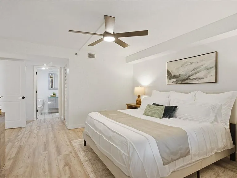 701 S Madison Ave #420 — Photo 19