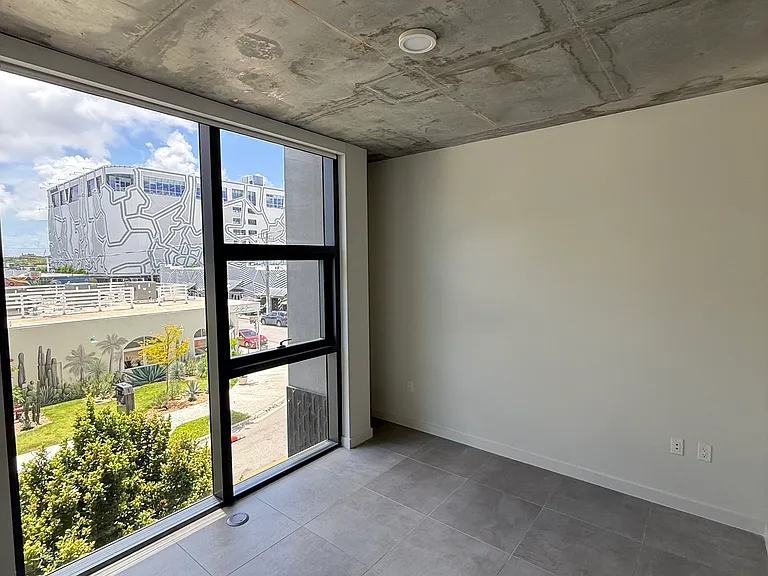 337 NW 31st St #C1 — Photo 9