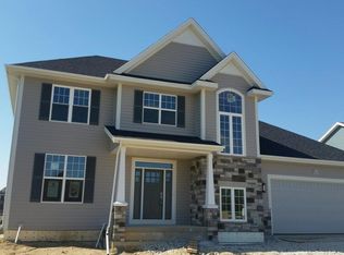 W212N6085 Legacy Trl, Menomonee Falls, WI 53051