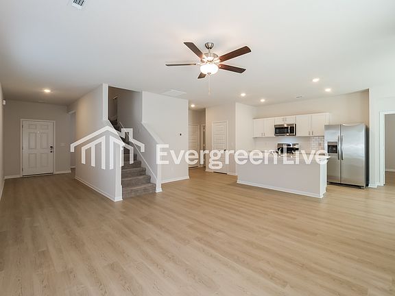 3rd image of 100 SW Nelson Dr