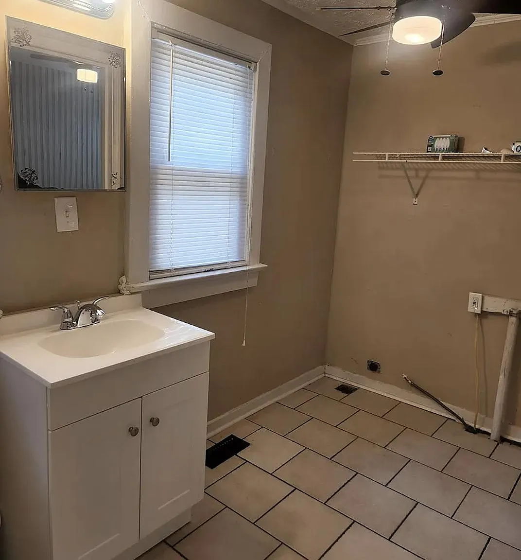 609 Logue St — Photo 4