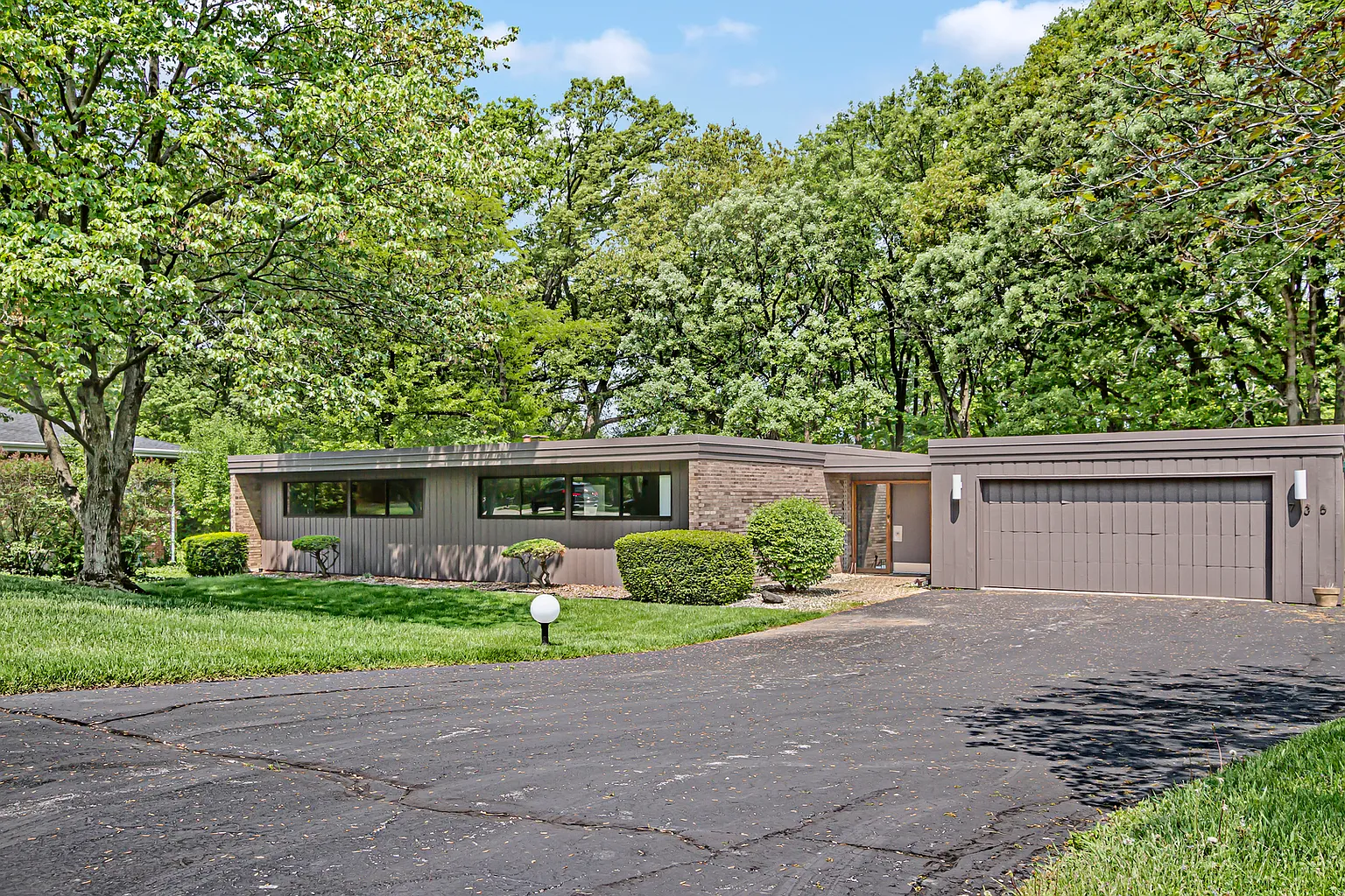 735 Brookwood Ter photo 1