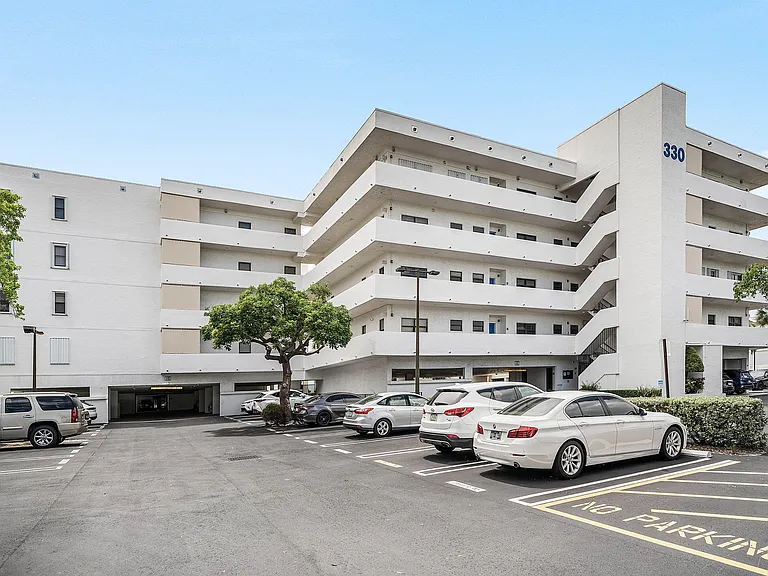 330 SE 20th Ave #408 — Photo 42