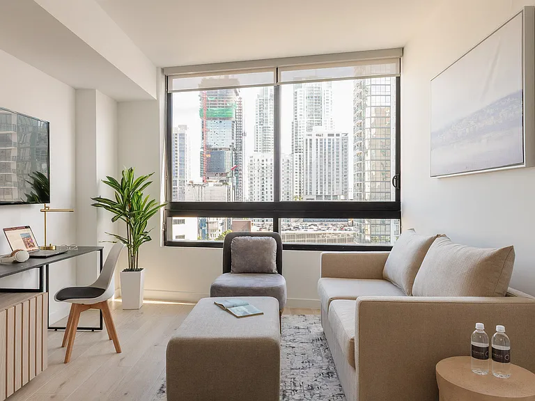 225 N Miami Ave #1407 — Photo 13
