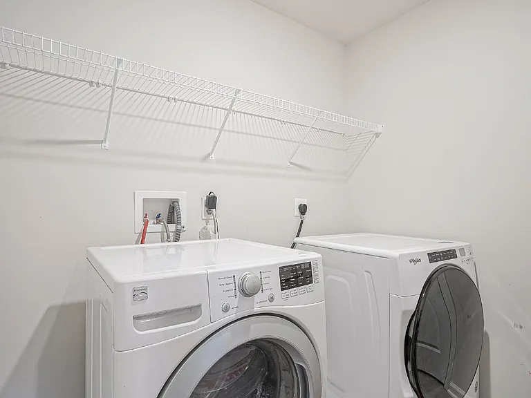 32 Westmont Dr #1 — Photo 8