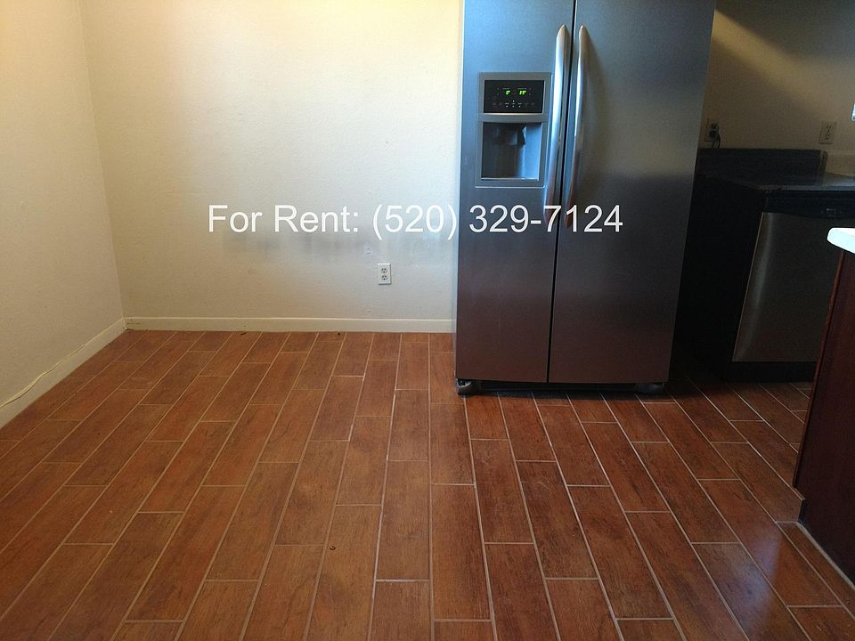 Kitchen Photo 1