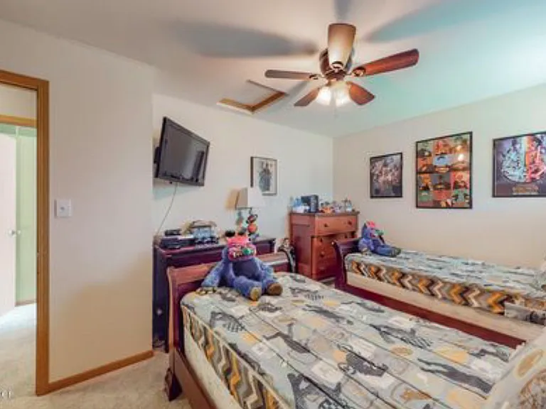 6608 Rockview Way — Photo 13